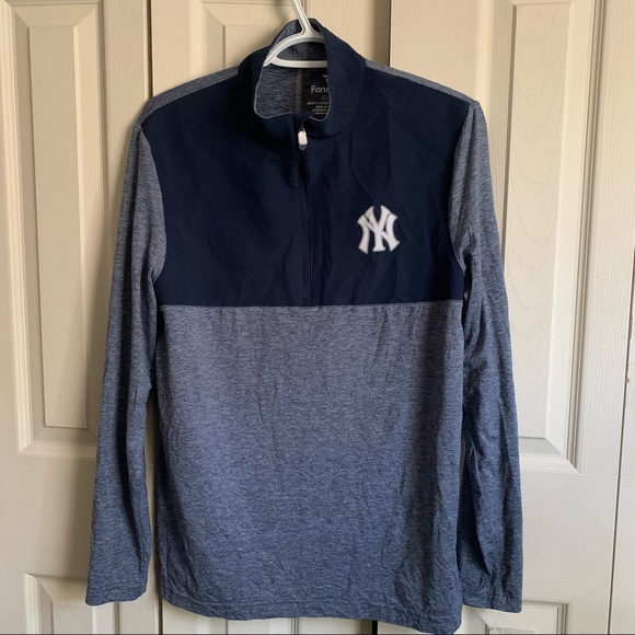 NWOT Fanatics New York Yankees pullover. Small - Picture 2 of 4